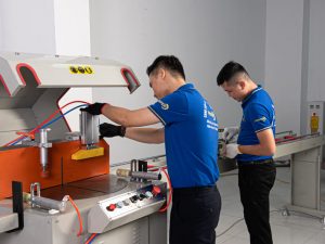 Máy cắt nhôm 1 đầu mâm xoay F500 5 May cat nhom 1 dau mam xoay F500 180121 4 1