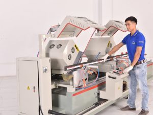 Máy cắt nhôm 2 đầu F77 2 May cat nhom 2 dau mam xoay F77 8